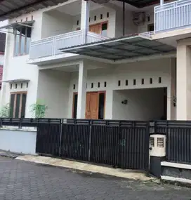 Kontrakan Rumah Keluarga 2 Lantai Yogyakarta
