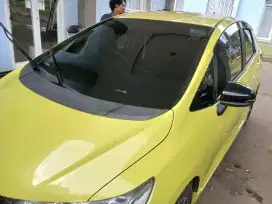 Panggilan kaca film mobil dan gedung