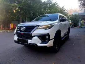 TOYOTA FORTUNER 2.4 VRZ TRD 2019