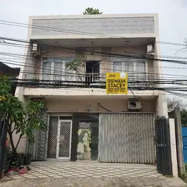 Rumah 3 Lantai Depan Jalan Cocok untuk Usaha di Tipar Cakung