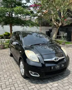 Mobil Toyota yaris automatic