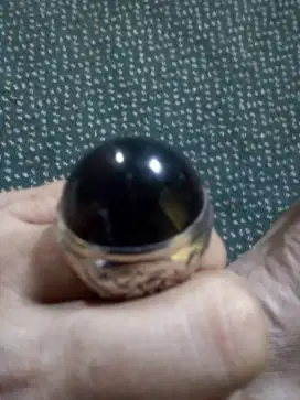 Batu bacan lumayan besar hitam kebiru2an