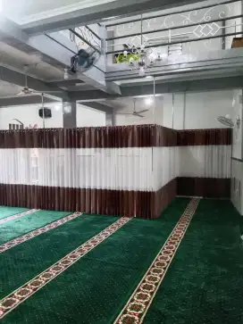 Gorden pembatas masjid