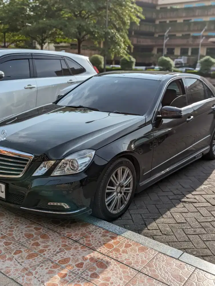 Mercedes Benz E300 Elegance