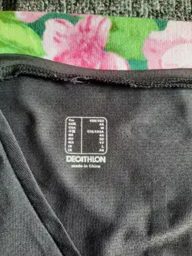 Preloved Running Tshirt Wanita Decathlon Hitam L