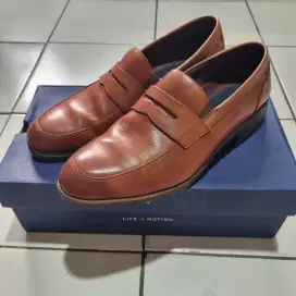 Pantofel merk ROCKPORT ukuran 45