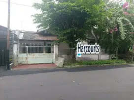 Rumah hitung tanah jalan bunga solo baru