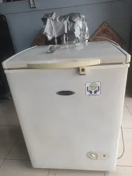 Dijual
Chest Freezer F100 merk Frigigate 100 liter + Kulkas 1 pintu