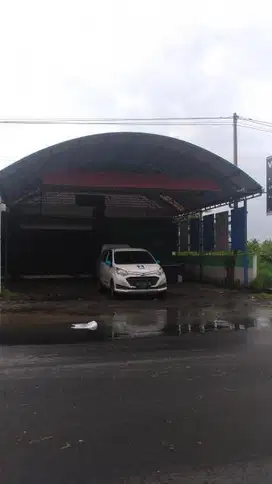 Ruang usaha dan rumah strategis di jalan raya solo bekonang