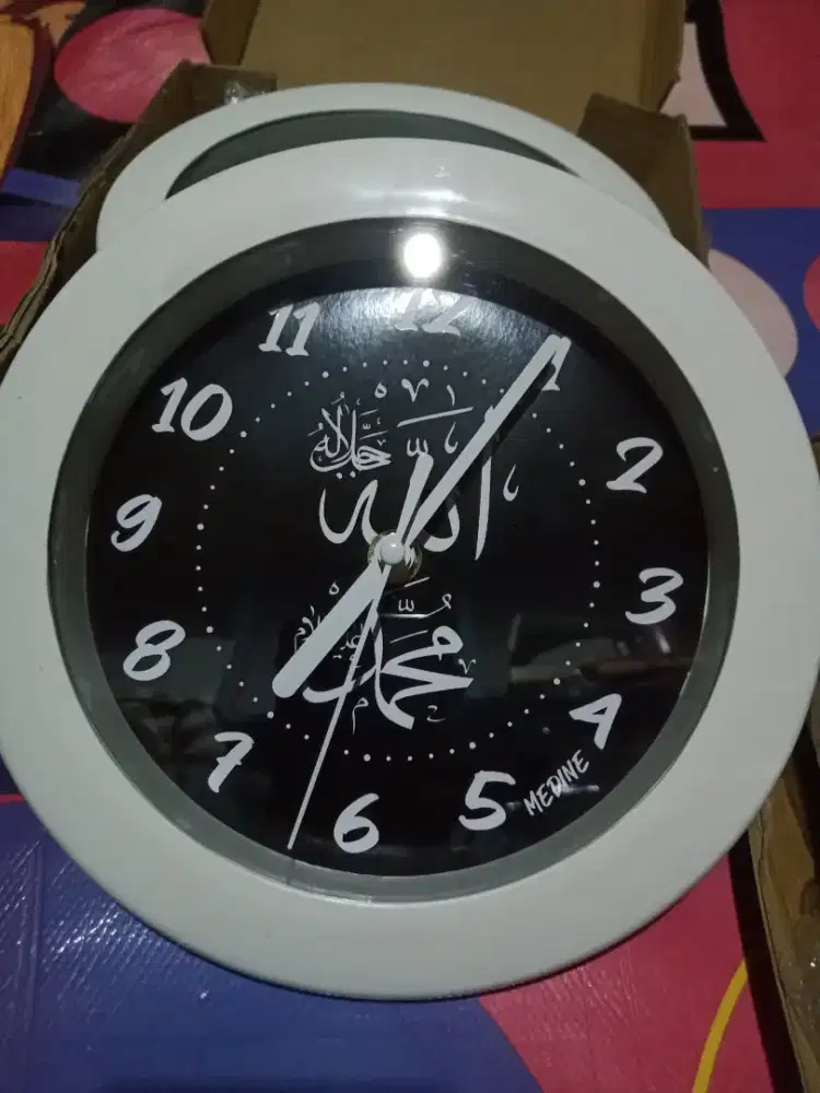 Jam dinding jam