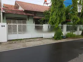 Rumah siap pakai di sumber solo