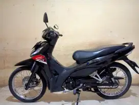 Motor revo tahun 2022 mulus..no minus