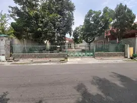 Rumah lama hitung tanah di punggawan solo