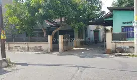 Rumah lama hitung tanah tengah kota solo