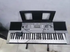 Keyboard Yamaha E353 bekas kondisi bagus + stand + book stand