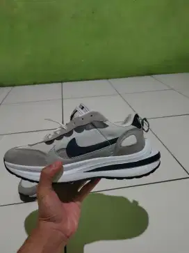 Jual sepatu second Nike air sacai