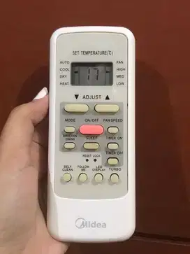 Dijual AC MIDEA 1/2 PK ( Type seperti digambar ) Tidak ada kendala.