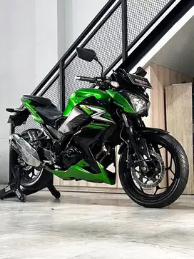 Terbatas‼️Kawasaki Z250 th 2014 hijau - Ayu Mustika