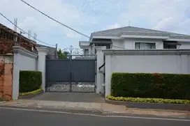 Di Jual Rumah Mewah di Jakarta Selatan