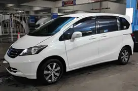 Honda Freed E AT PSD 2012 Putih Bensin