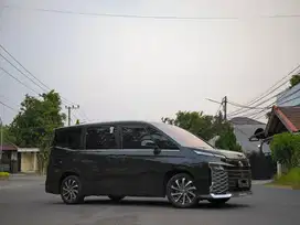 [TDP:15jt] Toyota Voxy 2.0 TSS 2022 Automatic Matic Hitam Surabaya