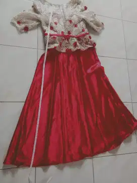 Kebaya beli di bridal 1,2 JT jual rugi hanya di pakai  2 x