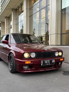 BMW E30 318i M40