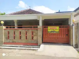 Rumah Dijual lingkungan nyaman tempat strategis