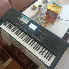 Korg Pa 300 bekas normal