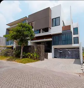 RUMAH BARU SUPER MEWAH CITRALAND WATERFRONT SPLIT LEVEL SURABAYA BARAT