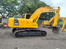 Komatsu pc200-8 thn 2012