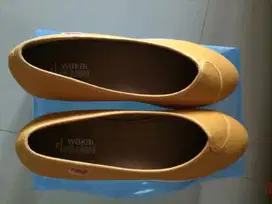 Sepatu Wanita merk Wakai Ukuran 39