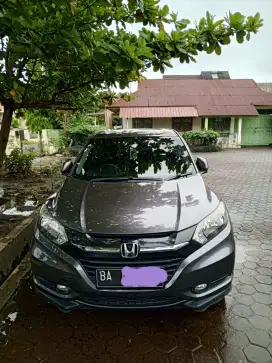 Dijual Mobil HRV Desember 2017, harga 215 juta nego TANPA PERANTARA
