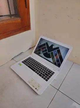 Laptop Asus X442UR Core i5 Kondisi 85% Siap Pakai. Batre Awet