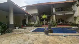 Disewakan villa lantai 2 lokasi batubelig seminyak