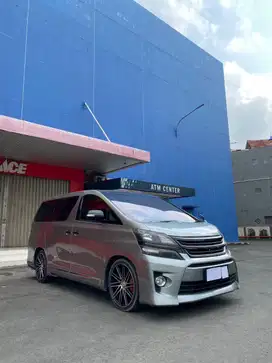 Toyota vellfire premium sound zg type tertinggi