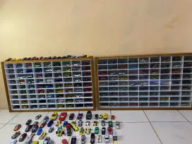 DIECAST HOTWHEELS TOMICA