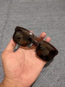 Kacamata hitam oakley holbrook original