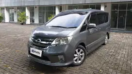 TDP 7,JT Nissan Serena 2.0 Highway Star Panoramic Bensin-AT Merah 2013