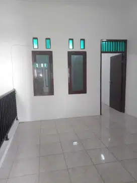 Jual Cepat Rumah Bonus Kios di Jalan Raya Cipondoh Makmur Tangerang