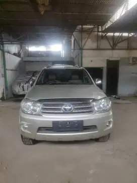 TOYOTA FORTUNER 2.7 G THN 2009 AUTOMATIC (A/T) WARNA SILVER