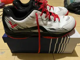 Sepatu Badminton Victor 45.5