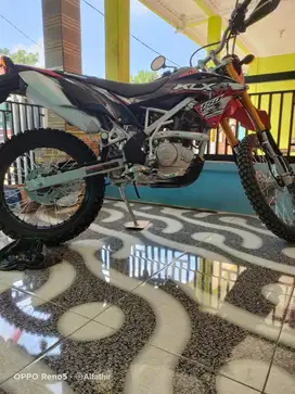 Fore sale KLX BF extrame pelek 2 pasang masih mulus sangat