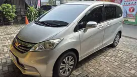 Honda Freed PSD 2013 Silver Plat B