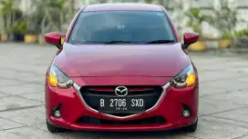 KM 50RB // MAZDA 2 1.5 R SKYACTIV 2015/2016