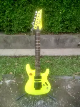 Ibanez S serie.