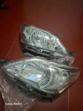 Lampu depan kijang inova barong