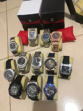 Jual jam bekas display toko