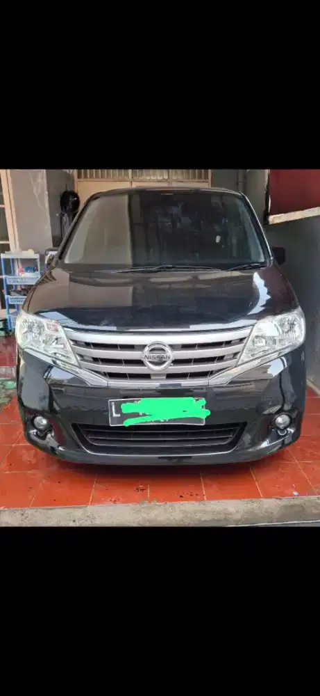 Nissan Serena  pmk 2014