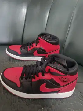 Dijual koleksi pribadi nike air jordan 1 mid